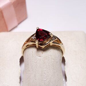 Estate .60ctw Natural 6mm Trillion Garnet & Diam 10Kt Y/G split shank Ring#23824